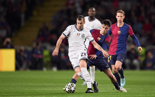 U17世界杯法国vs哥伦比亚现大规模群殴，球员家长均参与其中（U17世界杯法国对阵哥伦比亚爆发大规模冲突，球员与家长均卷入）