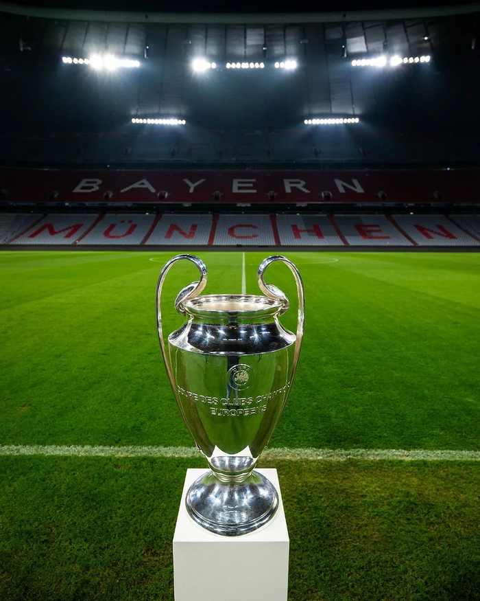 情绪不佳，吉拉西在下半场被换下时拒绝与主教练科瓦奇握手（下半场被换下，情绪不佳的吉拉西拒与主帅科瓦奇握手）