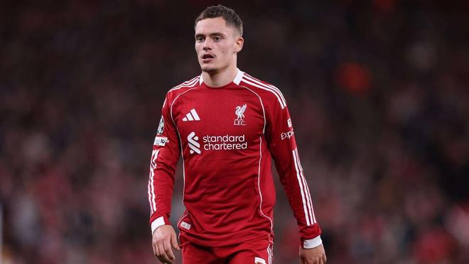 莱奥一剑封喉，AC米兰1-0复仇拉齐奥，登顶意甲积分榜坐山观虎斗（莱奥致命一击，AC米兰1-0复仇拉齐奥登顶意甲榜首，静观群雄鏖战）