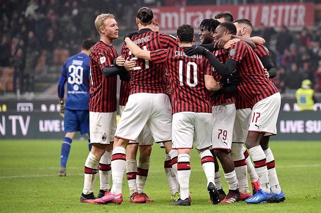 又犯规了！第二节刚上来杨瀚森补防科沃德又被裁判吹打手&已经3犯（次节开局杨瀚森补防科沃德再被吹打手，个人犯规已3次）