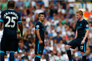 WTT香港总决赛选手城市照，王楚钦率先到达拍照地点（WTT香港总决赛选手城市打卡照：王楚钦率先抵达拍摄地）