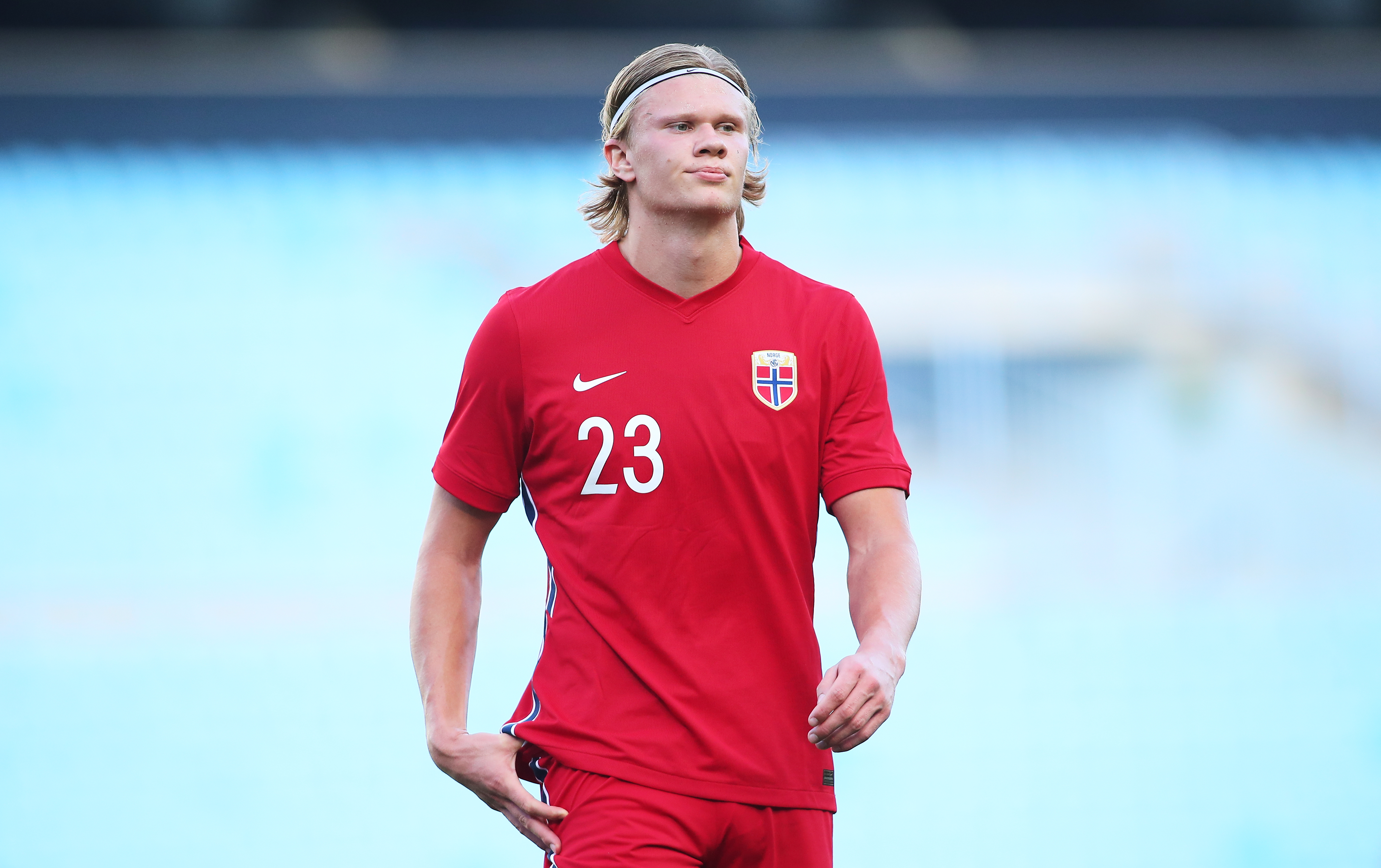 马德里足协举办第35届年度颁奖典礼，马塞洛、卡西等人出席（第35届马德里足协年度颁奖盛典举行，马塞洛、卡西利亚斯等出席）