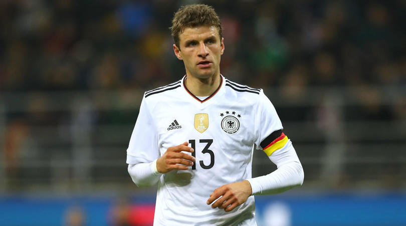 猛龙攻守兼具再显冠军影子（猛龙攻防兼优再露冠军本色）