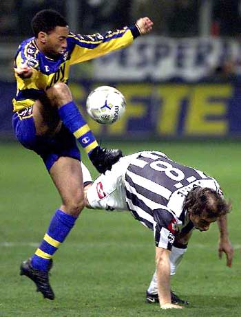 北马其顿新一期大名单：埃尔马斯领衔，英博外援阿利米在列（北马其顿公布新一期国家队名单：埃尔马斯挂帅，英博外援阿利米入选）